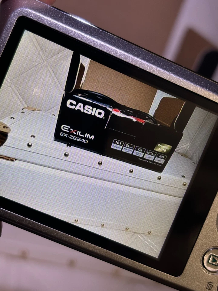 🚀🎁《MINT in BOX》Casio EXILIM EX-ZS240 16.1 MP Silver Digital Camera From JAPAN✈ - Image 4 of 4