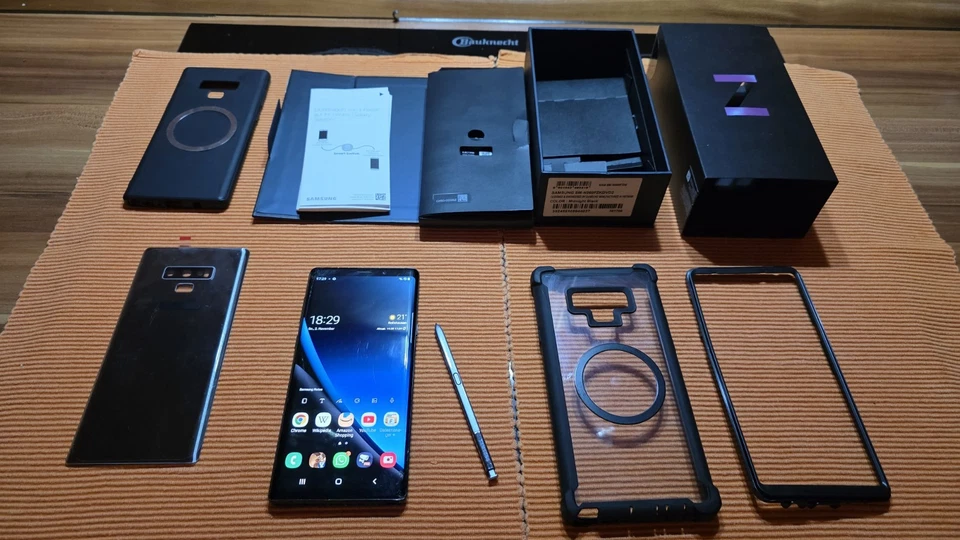 Samsung Galaxy Note 9 SM-N960F/DS - 128GB - Schwarz (Ohne Simlock)  - Bild 2 von 4