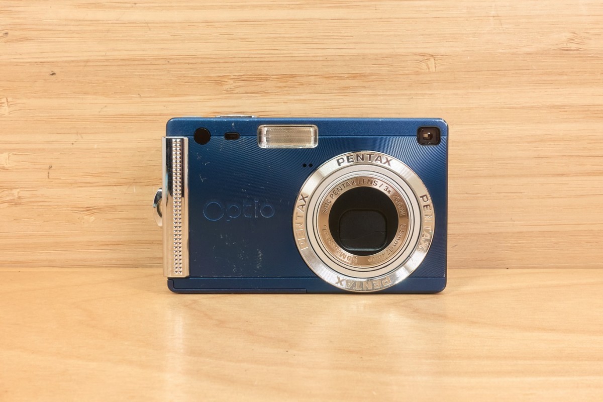 Pentax Optio S5i 5.0MP Digital Camera / Blue / Ultra Compact