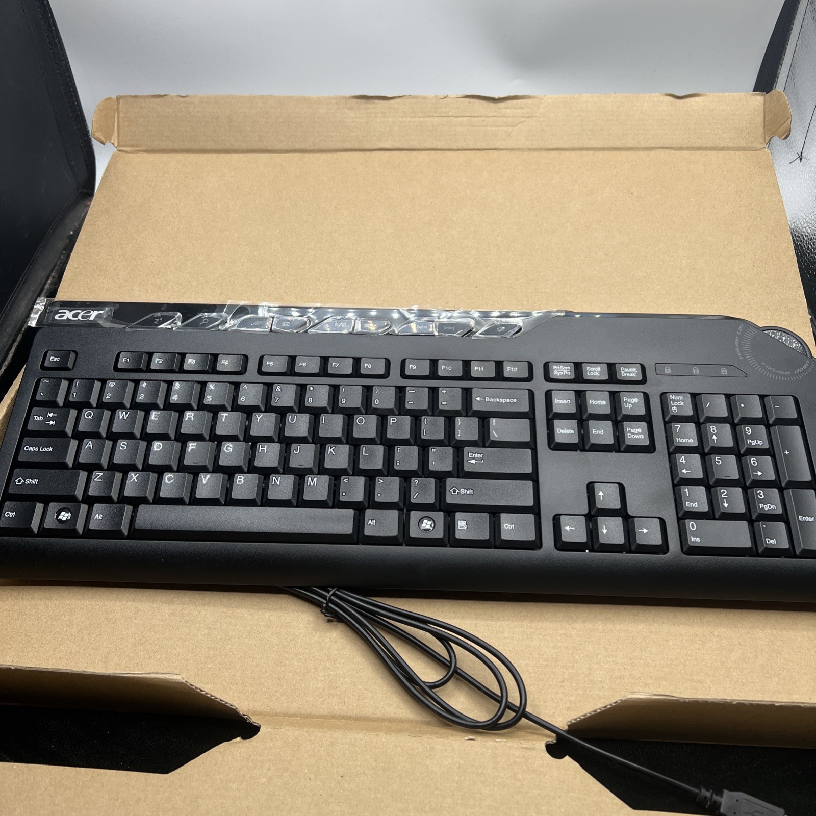 ACER SK-9625 Wired Keyboard QWERTY Multimedia & Volume Control Features USB New