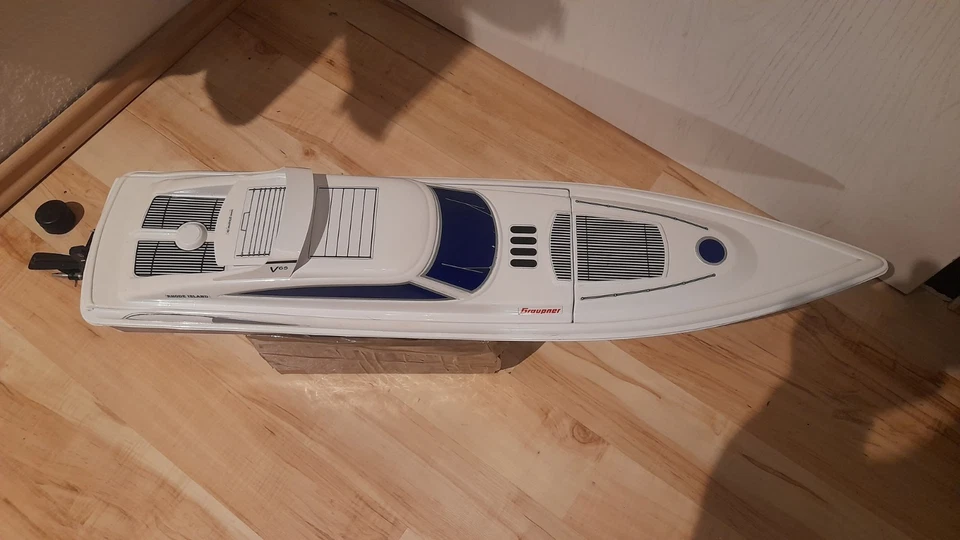 Graupner RHODE ISLAND RC- Luxusjacht - Bild 3 von 4