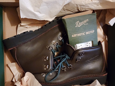 Danner Mountain Light II Boots Womens 7  Brown #30800 Made in USA - New in Box