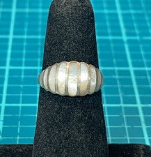 Vintage 925 Mother of Pearl Ribbed Dome Ring - Size 7