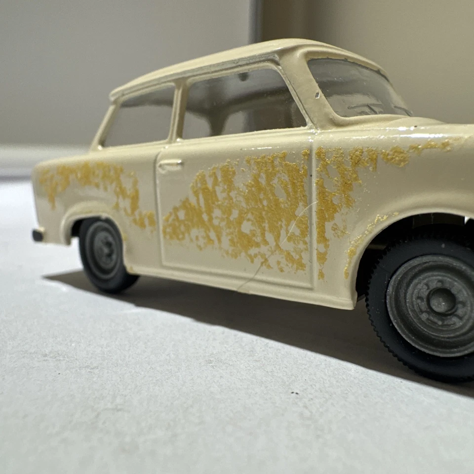 Vitesse Trabant Der Trabi 1:43 Diecast Model 06400 Cream Beige East German Car - Image 4 of 4
