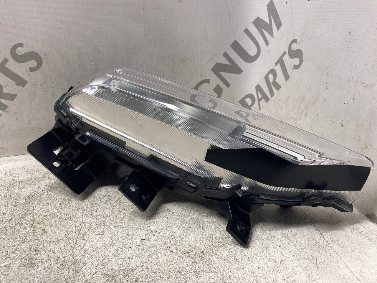 Infiniti Qx80 Fog Light Left Driver 2018 2019 90067651 LED OEM for  