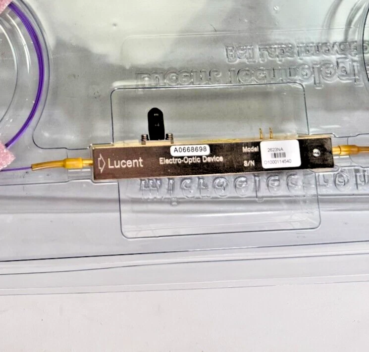 Modulador de intensidad FC/PC de niobato de litio (LN) LUCENT 2623NA 10 GHz con datos - Nuevo Foto 2 de 2