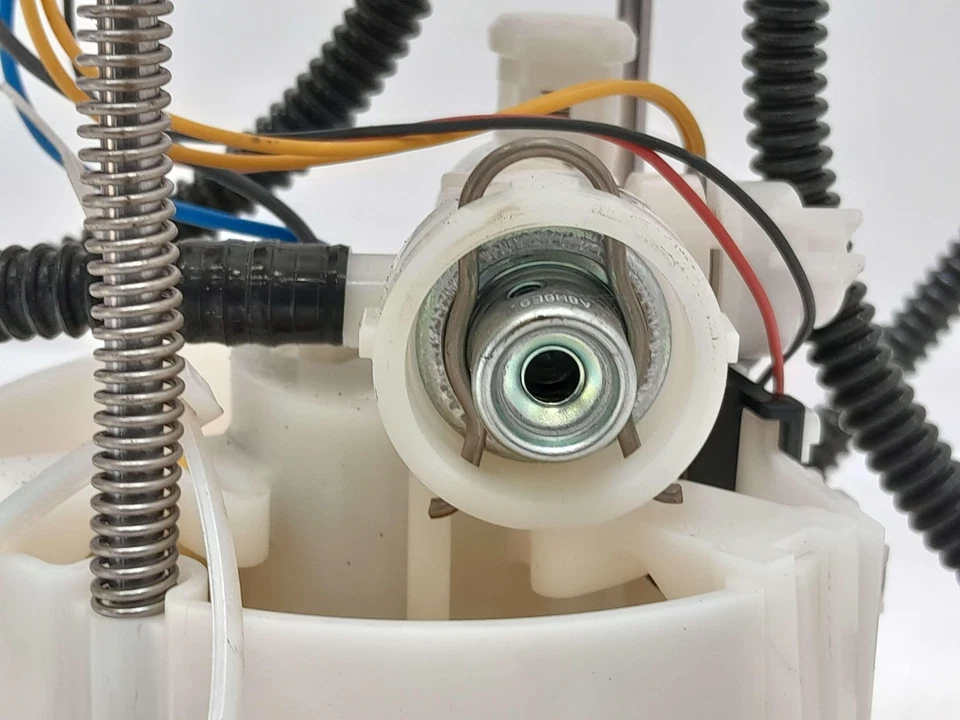 2015 - 2023 Nissan Murano 3.5L Fuel Pump Assembly OEM 170405AA0B - Image 4 of 4