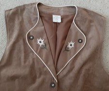 Trachten-Look - h&uuml;bsche Weste, gesticktes Edelwei&szlig;, samtiges Hell-Braun Gr. 46