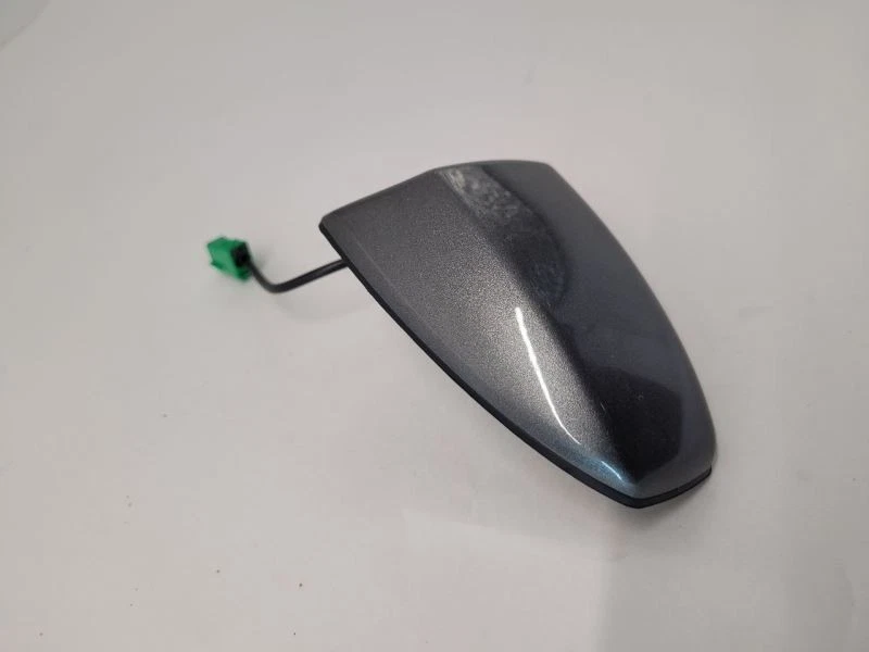 Nissan Altima 2014-2018 antena montada en el techo gris Foto 2 de 4