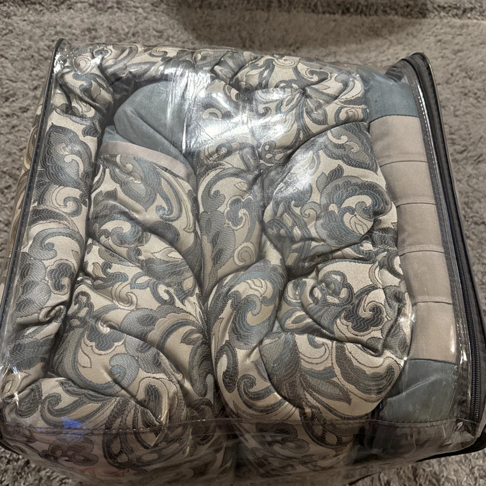 Juego de cama edredón de habitación Madison Park Essentials Brystol 24 piezas para todas las estaciones Foto 4 de 4