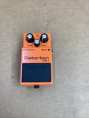 BOSS DS-1 Distortion Analog Effects Pedal for Electric Guitar