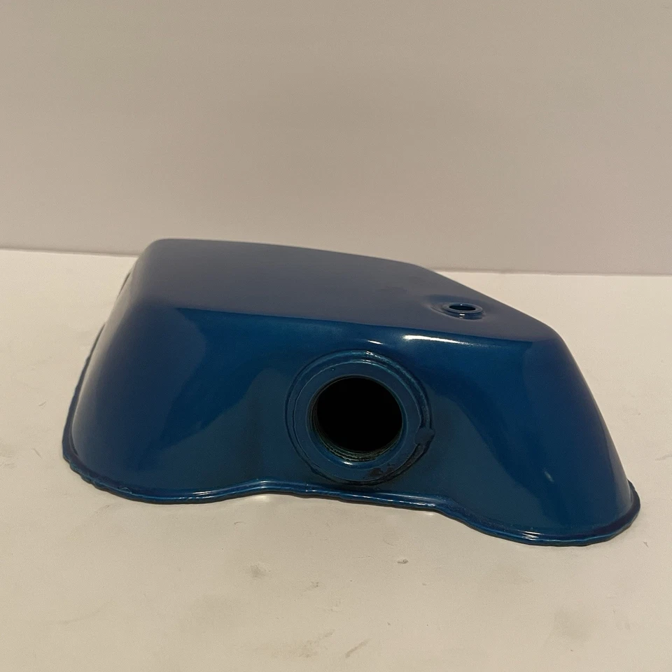 Yamaha 1969 L5T Oil Tank Blue Part# 220-21705-01 69 N.O.S. - Image 3 of 4