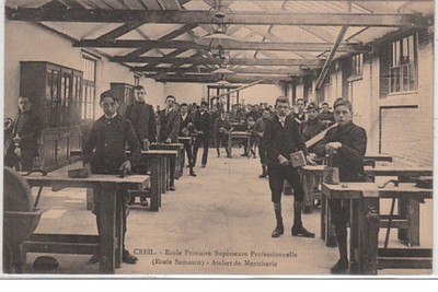 CREIL: Berufshochschule - Schreinerei um 1910 -