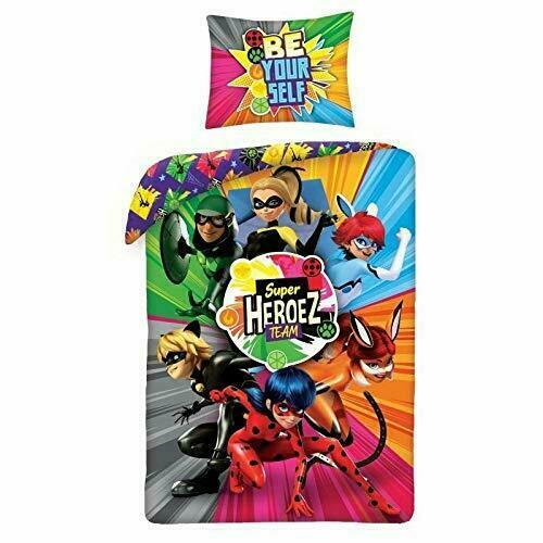 Premium Photo | Young Woman In Straw Hat Showing Middle Finger In Black Lace Glove Fuck Off Sign 1048944 12623792 - Foto 3