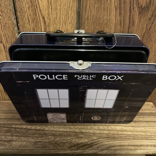 Dr Who Card Game In Lunch Pail Style Tin - Picture 2 of 3