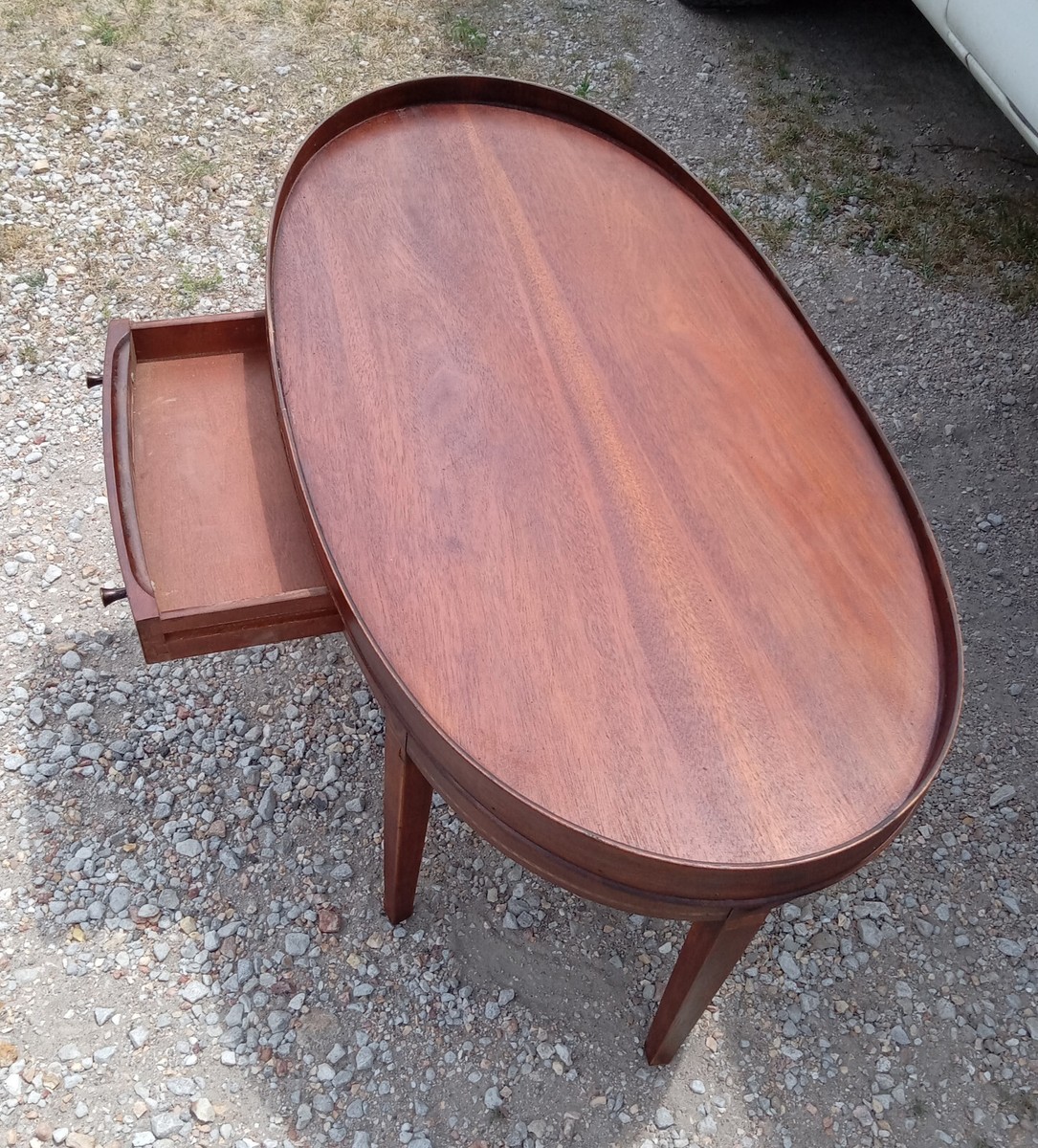Mid Century Mersman Mahogany Oval Inlaid Hepplewhite Coffee Mid Century Mersman Mahogany Oval Inlaid Hepplewhite Coffee
