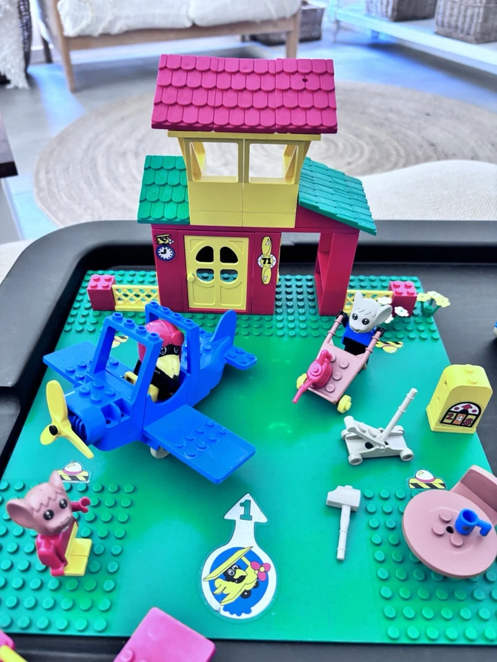 LEGO FABULAND Juegos Mixtos 7 Figuras Manuales Vehículos Aeropuerto Taller Cartero Foto 4 de 4