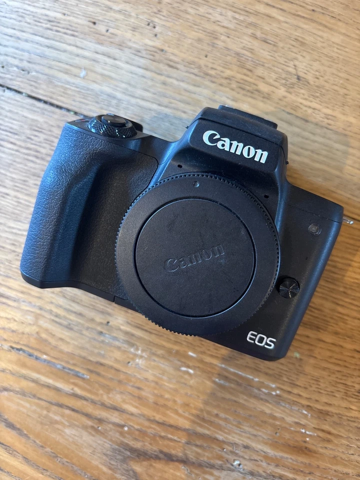 Canon EOS M50, photo 2 of 3