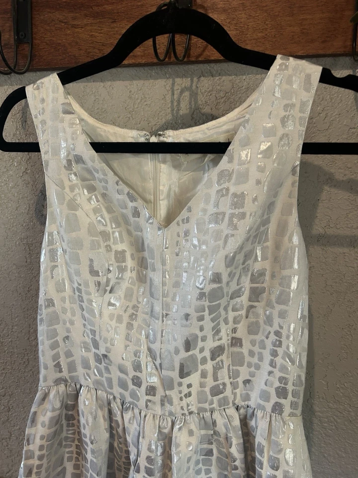 Mac & Jac Dress Womens Medium White & Sliver Sleeveless V-Neck - Image 3 of 4