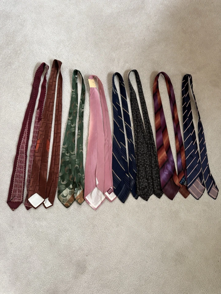 Lote de gravatas 1930-50 contagem oito, pintadas à mão, novas com etiquetas, desgaste menstrual - Imagem 3 de 4