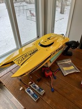 Horizon PRB08021 Pro Boat Zelos 36in Brushless Twin Catamaran RTR Model  Yellow