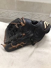 Mizuno GMVP-1150 Fully Broken In Boys 11.5  Baseball Glove Left Hand Throw