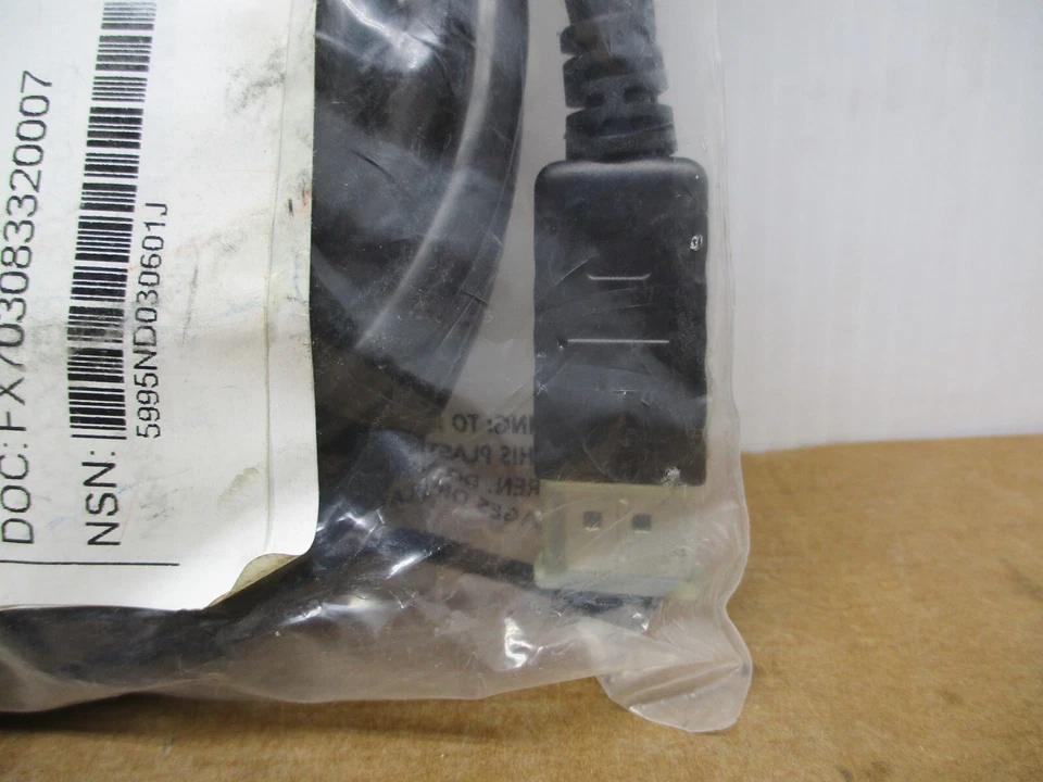 Tripp Lite P580-015 15ft DisplayPort Cable with Latches Video / Audio DP 4K x 2K - Image 4 of 4