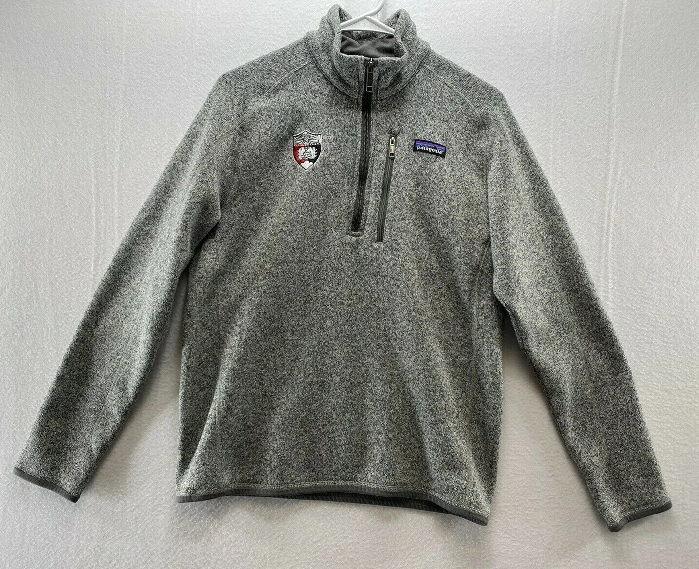 patagonia pullover fleece logo on chest jacket