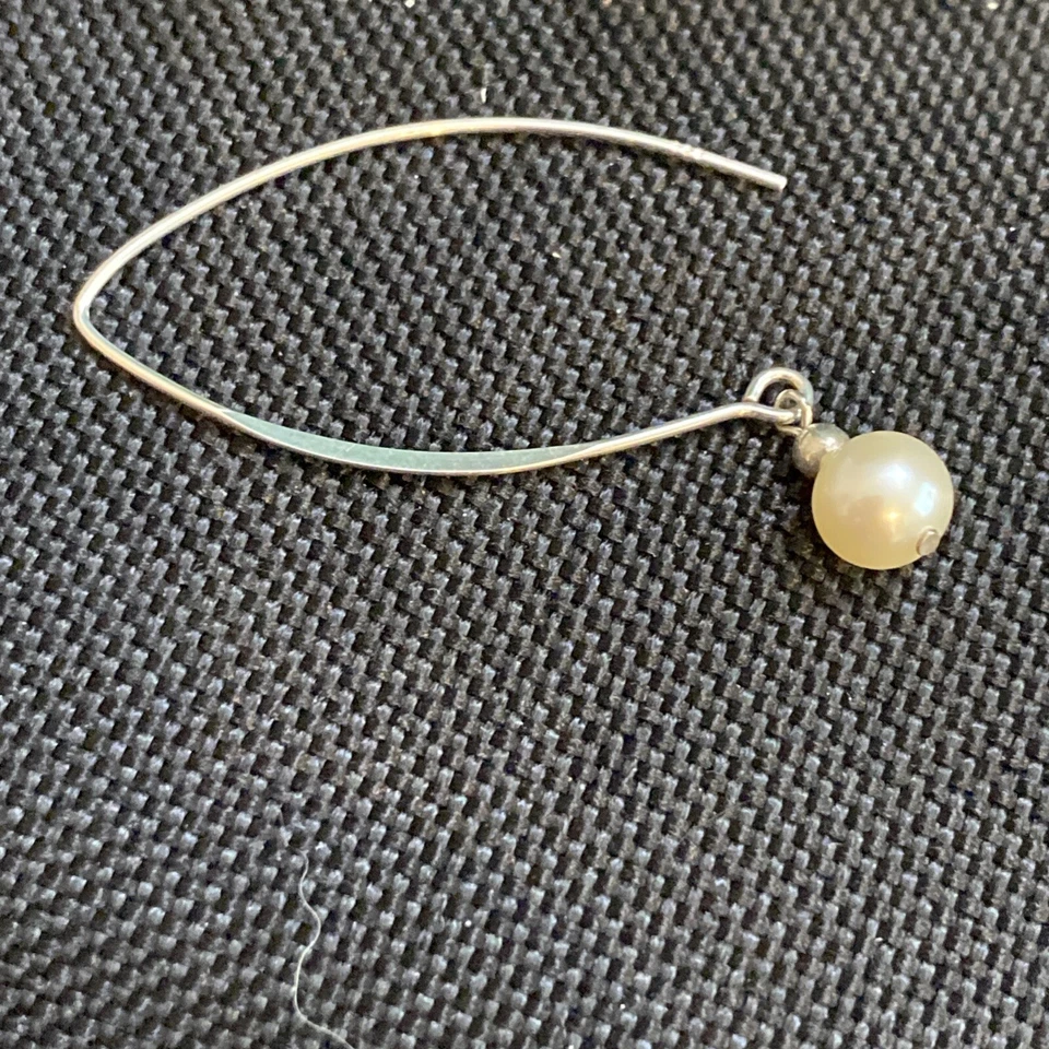 Sterling silver pearl open hoop threader earrings - Image 4 of 4