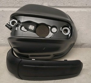 BMW R12 NineT Ventil Zylinderkopfhaube & Stopfenkappe links 2024-2026 11127106165