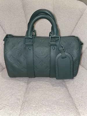 Louis Vuitton Keepall 25