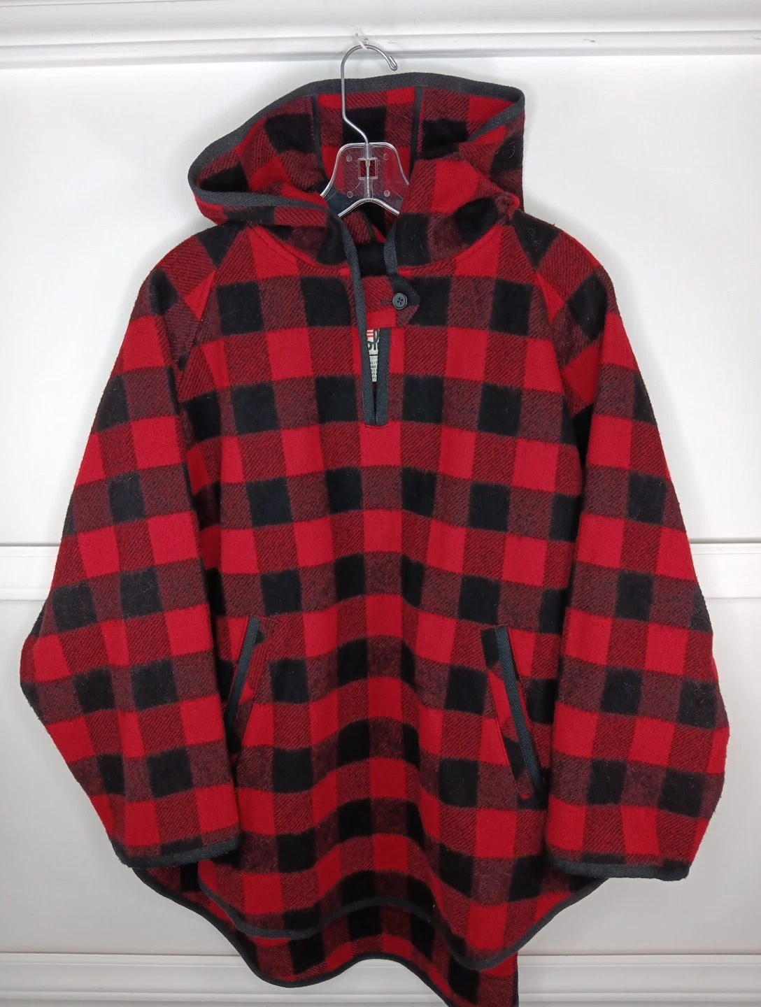 VTG Woolrich Popover Hooded Poncho XXL Black Red Buffalo Plaid Wool Blend EUC