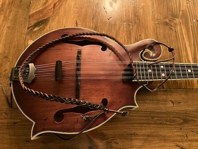 BRAIDED LEATHER MANDOLIN STRAP (BROWN)