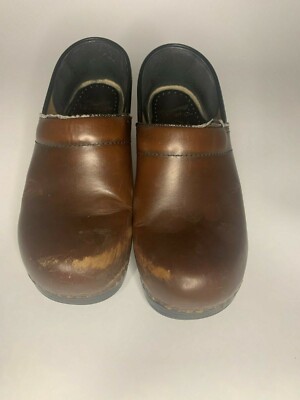 Dansko slip on clogs Dark Brown Leather Professional Antique Brown Oiled Heritage – Dansko main image 4