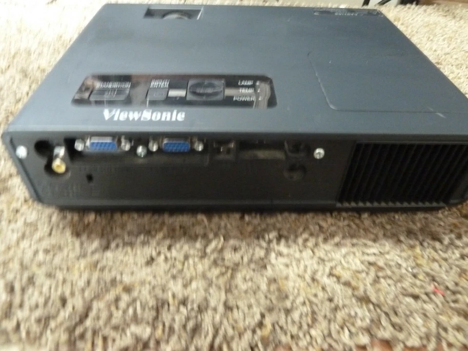 ViewSonic PJ358 XGA 3LCD Projector 2000 Lumens for parts - Image 4 of 4