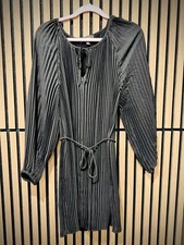 Banana Republic. Chiffon Dress. Pleated short Black dress. New. Size M