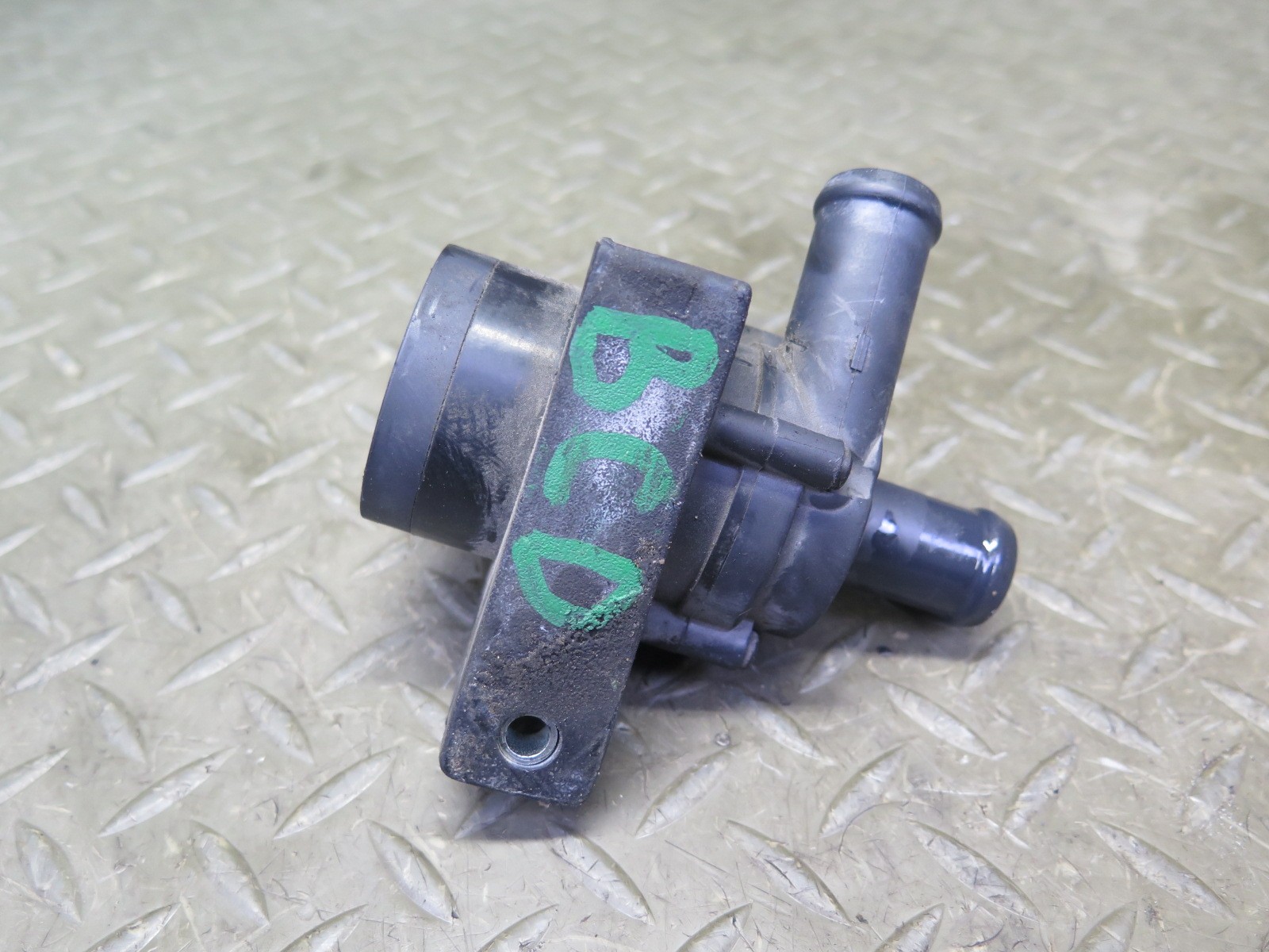 2006-2012 BENTLEY FLYING SPUR 6.0L ENGINE  AUXILIARY WATER COOLANT PUMP SET