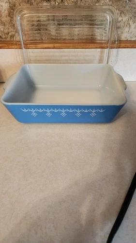 Vintage PYREX Loaf Pan With Lid 0502