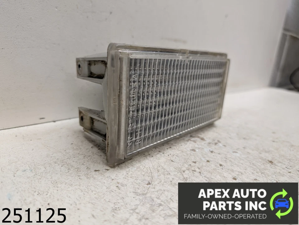 Chevrolet El Camino 1979 fabricante de equipos originales 3,9 L luz de estacionamiento delantera señal de giro pasajero derecho Foto 2 de 4