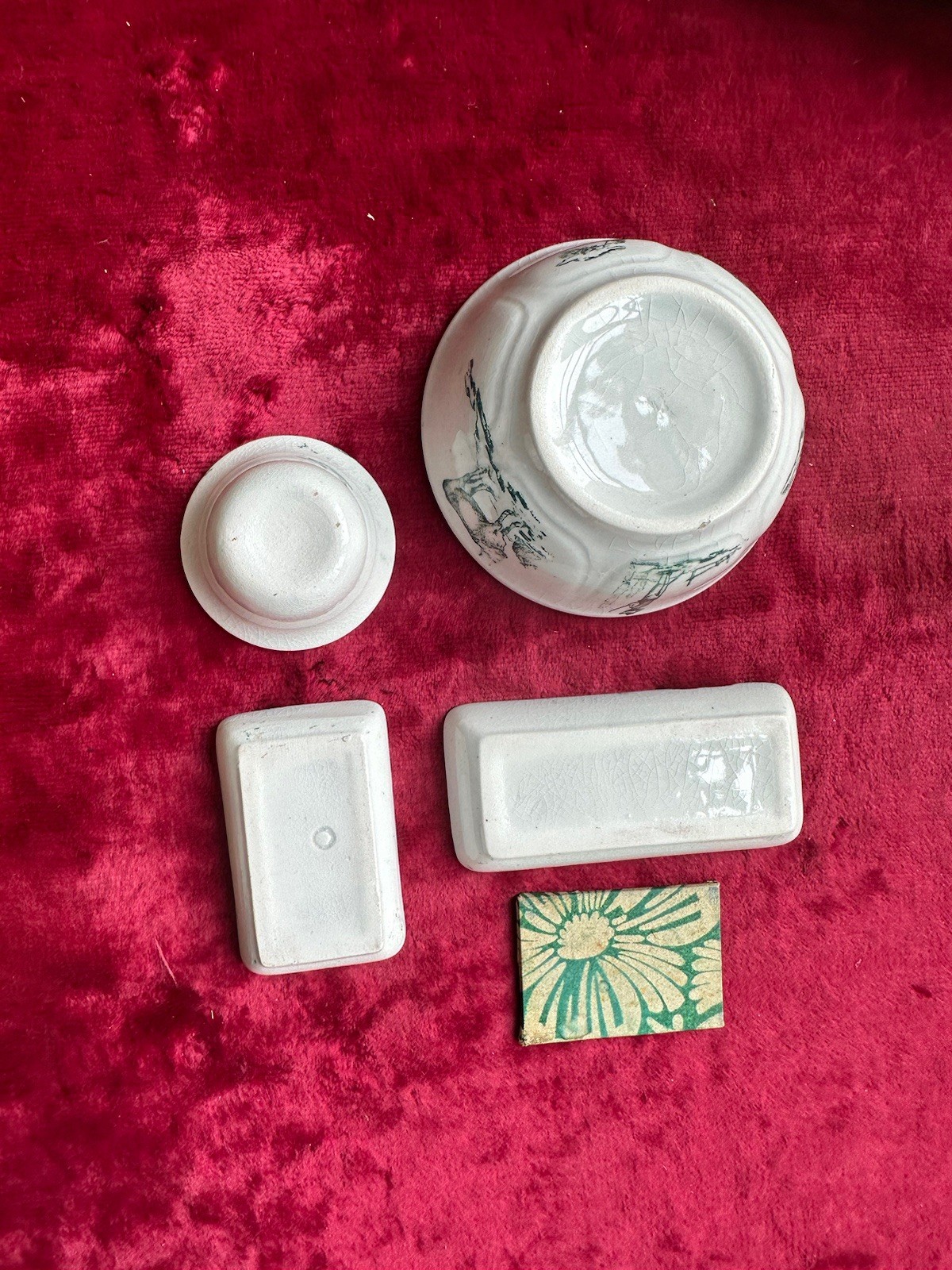 Old toilet service in its original box doll pitcher soap dish »