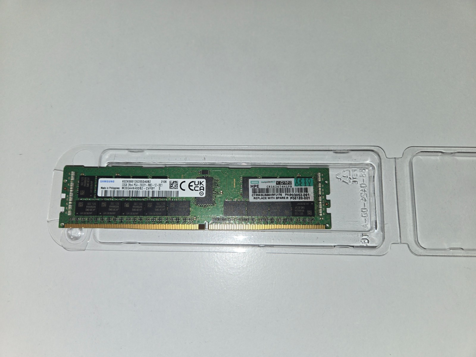 Samsung 32GB (1x32GB) 2933MHz 288-Pin DDR4 DIMM Memory M393A4K40DB2-CVFB CL21