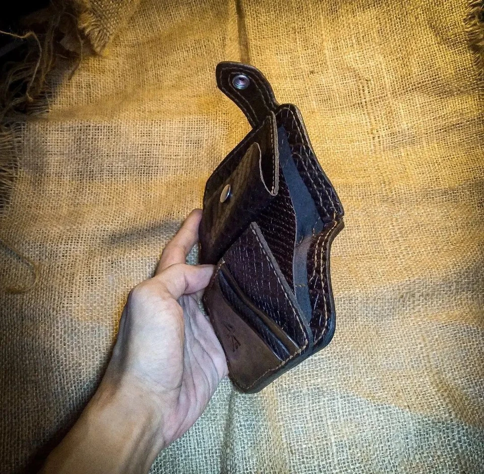 Cartera única, billetera de cuero para motociclista, billetera plegable para hombre, billetera mediana para motor Foto 4 de 4