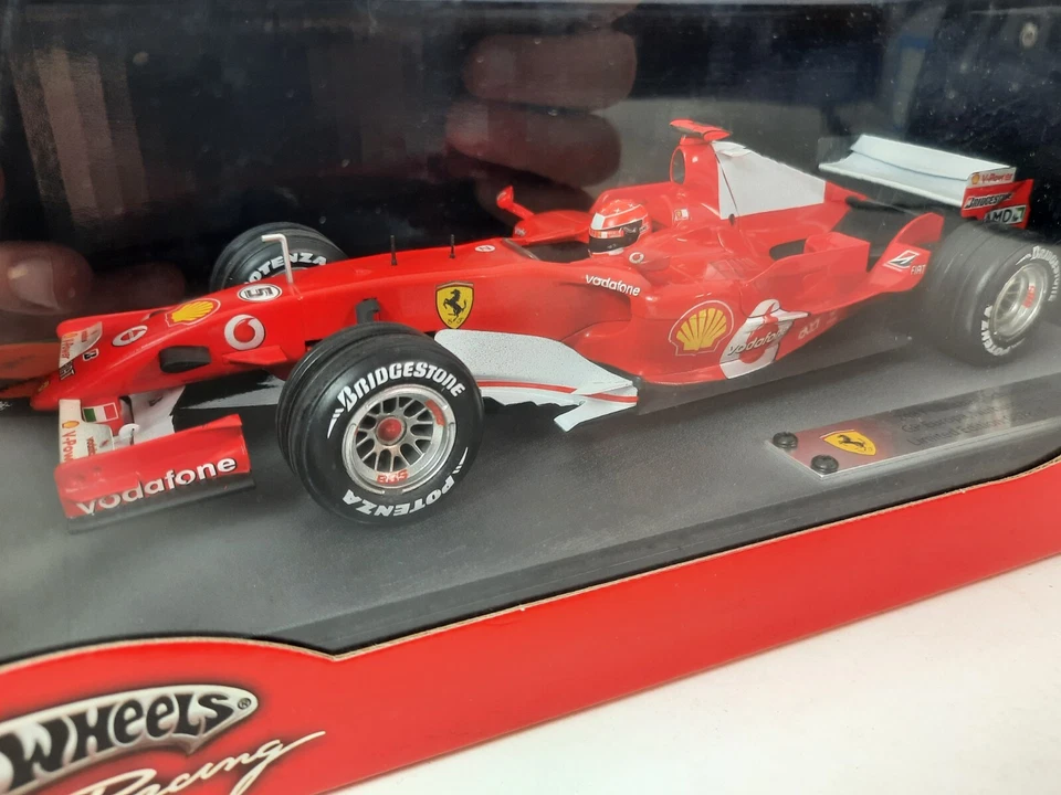 Hot Wheels Ferrari 248 F1 Michael Schumacher 2006 RACING DAYS 1/18 - Immagine 3 di 4