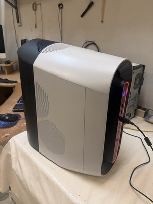 Alienware Aurora R9 Gaming Desktop Tower with Keyboard & IBUYPOWER KEYBOARD 