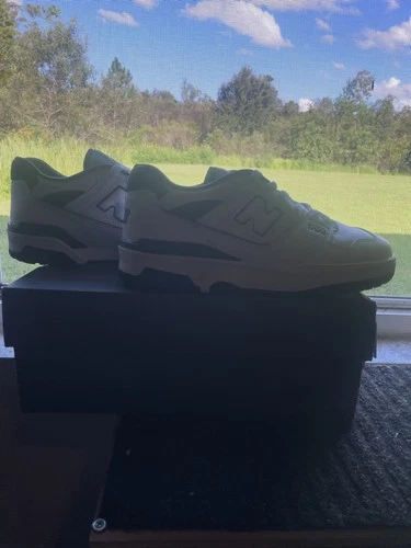 Size 8 New Balance 550 Oreo worn twice 