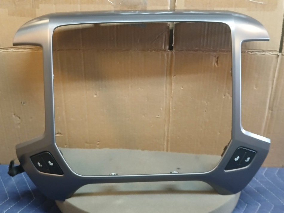 2014-2019 GMC Sierra Chevy Silverado Instrument Panel Center Bezel OEM 22851867