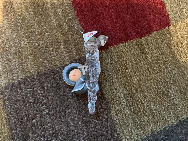 1982 Hallmark QX4523 Frosty Friends #3  Icicle Ornament