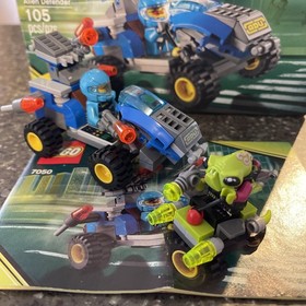 LEGO Alien Conquest sets 7049 ; 7050 Complete sets manuals, figures, vehicles