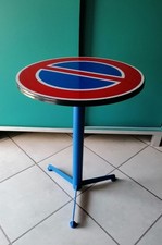 tavolo basso cartello stradale blu comodino divieto di sosta caffè originale