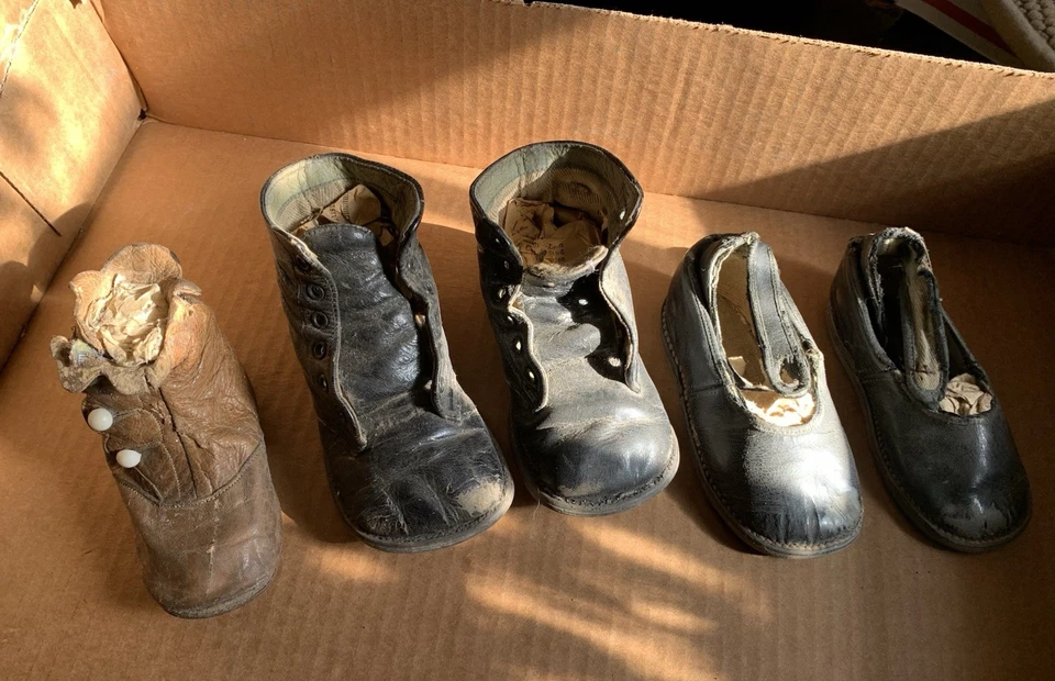 Лот антикварной детской обуви 5 шт. - Изображение 2 из 4